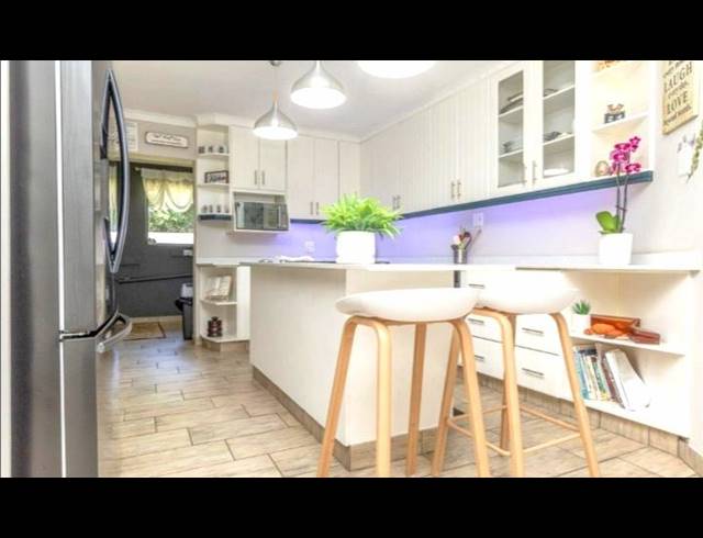 4 BEDROOM HOUSE FOR SALE IN MEER EN SEE